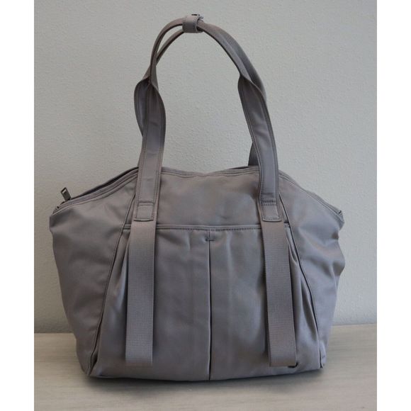 Lululemon Unisex Gray Nylon Double Handle Gym Tote Weekender Shoulder Bag $160 - Picture 1 of 12